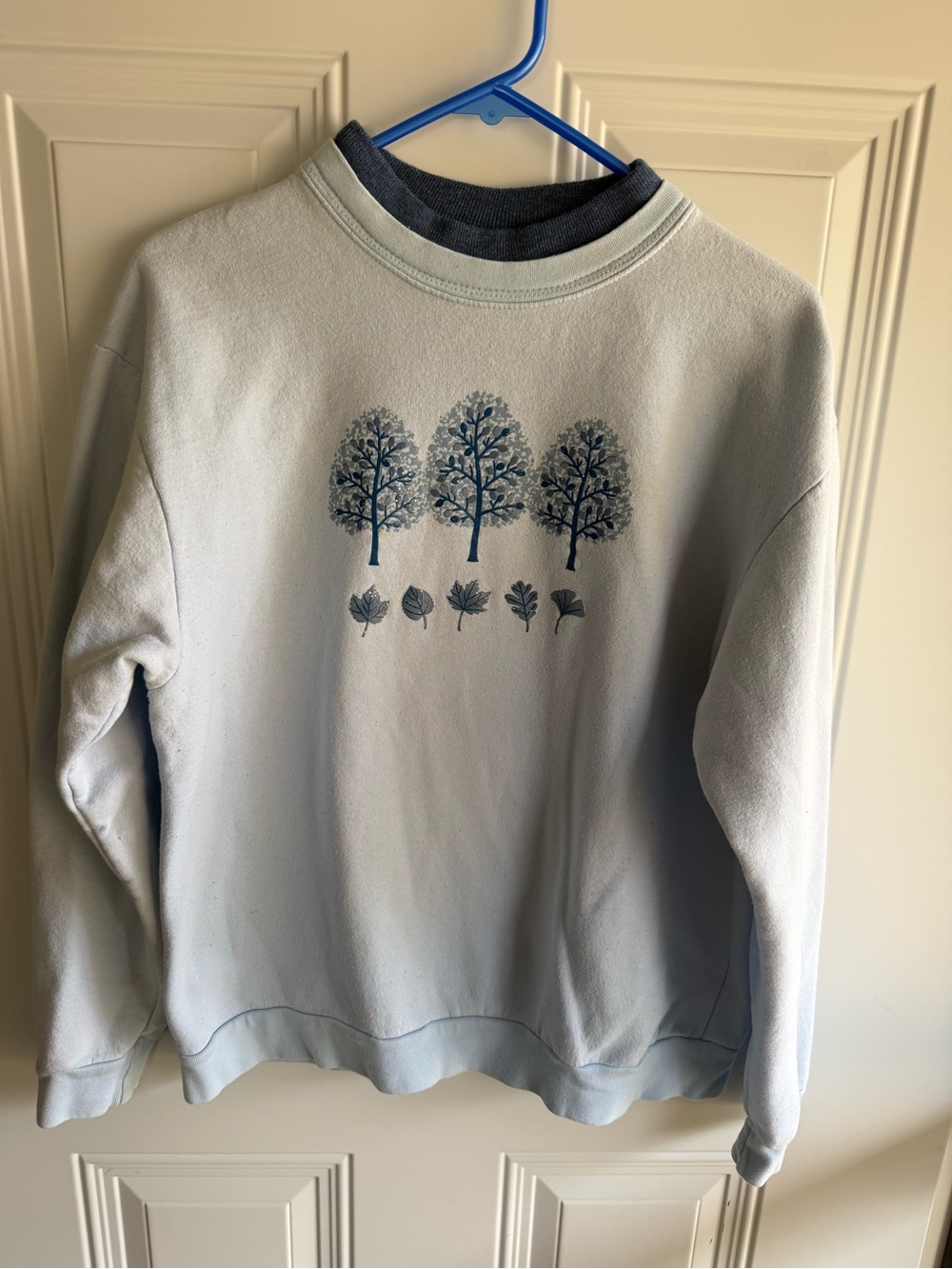 Women’s Morning Sun Crewneck Sweatshirt with Tree Leaf Graphic